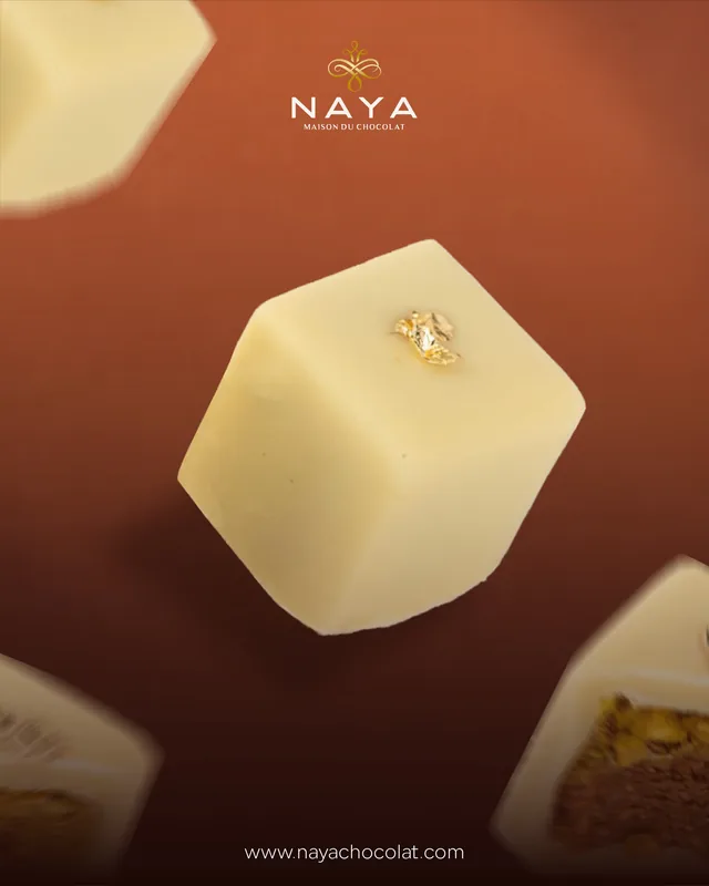 Bouchée blanche à la feuille d'or